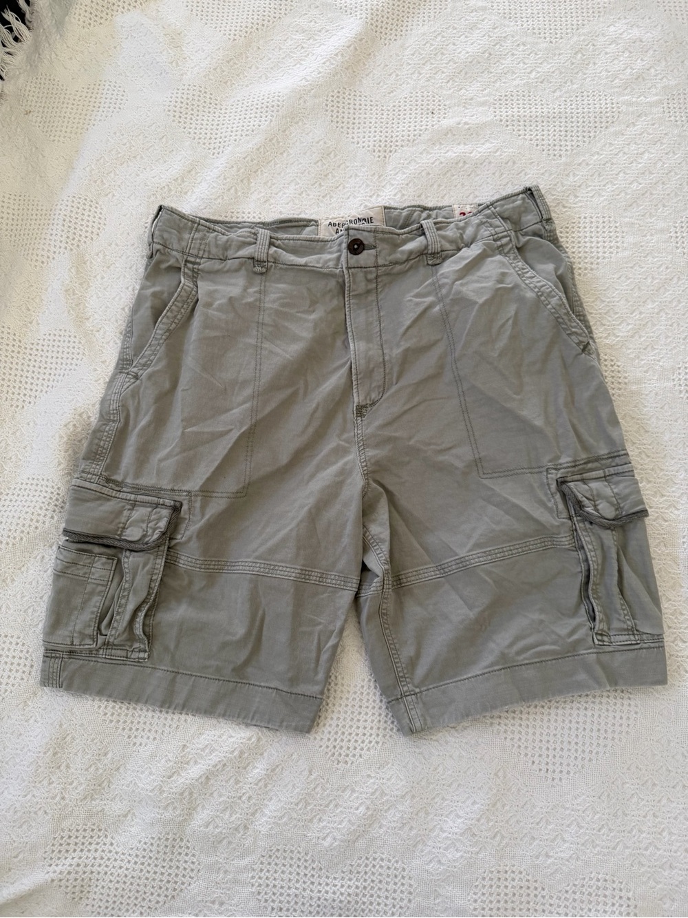 Abercrombie & Fitch Men's Light Gray Cargo Shorts